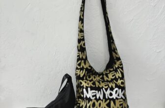 [🆕🇻🇳] Tiệm của Xoăn – Mua sắm & bán lẻ 🧑‍🧒❤️️👶⭐️ ➼ hobo Robin bag + half moon bag (không tách lẻ)
•• Sold
•cond 8/9
– Ngang miệng túi 30cm x cao từ miệng đến đáy 35cm/ dây đo từ miệng kéo lên: 52cm (muốn  , shares-0✔️ , likes-2❤️️ , date-2024-09-10 16:53:51🇻🇳🇻🇳🇻🇳📰🆕