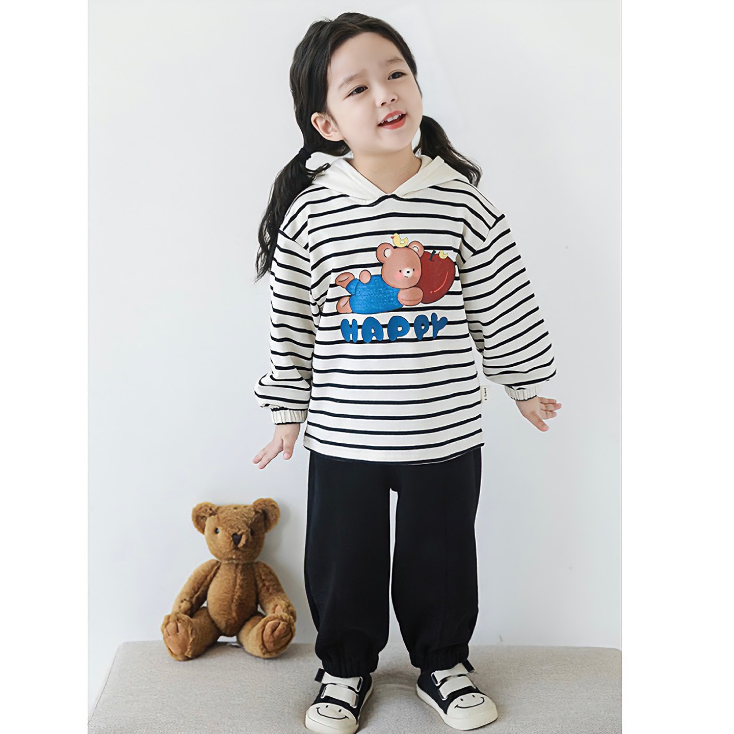 [🆕🇻🇳]  Penguin Bebe – Chuyên order cho bé 🧑‍🧒❤️️👶⭐️ Hoodie mỏng mặc được thu lun xinh lắm ạaa giá cũng yêu chỉ #270k/chiếc thui ạaa.
2 màu như ảnh.
Size 80-130cm. Nhanh tay ib Penguin chốt đơn ngay ạ
——— , shares-0✔️ , likes-0❤️️ , date-2024-09-10 01:48:56🇻🇳🇻🇳🇻🇳📰🆕