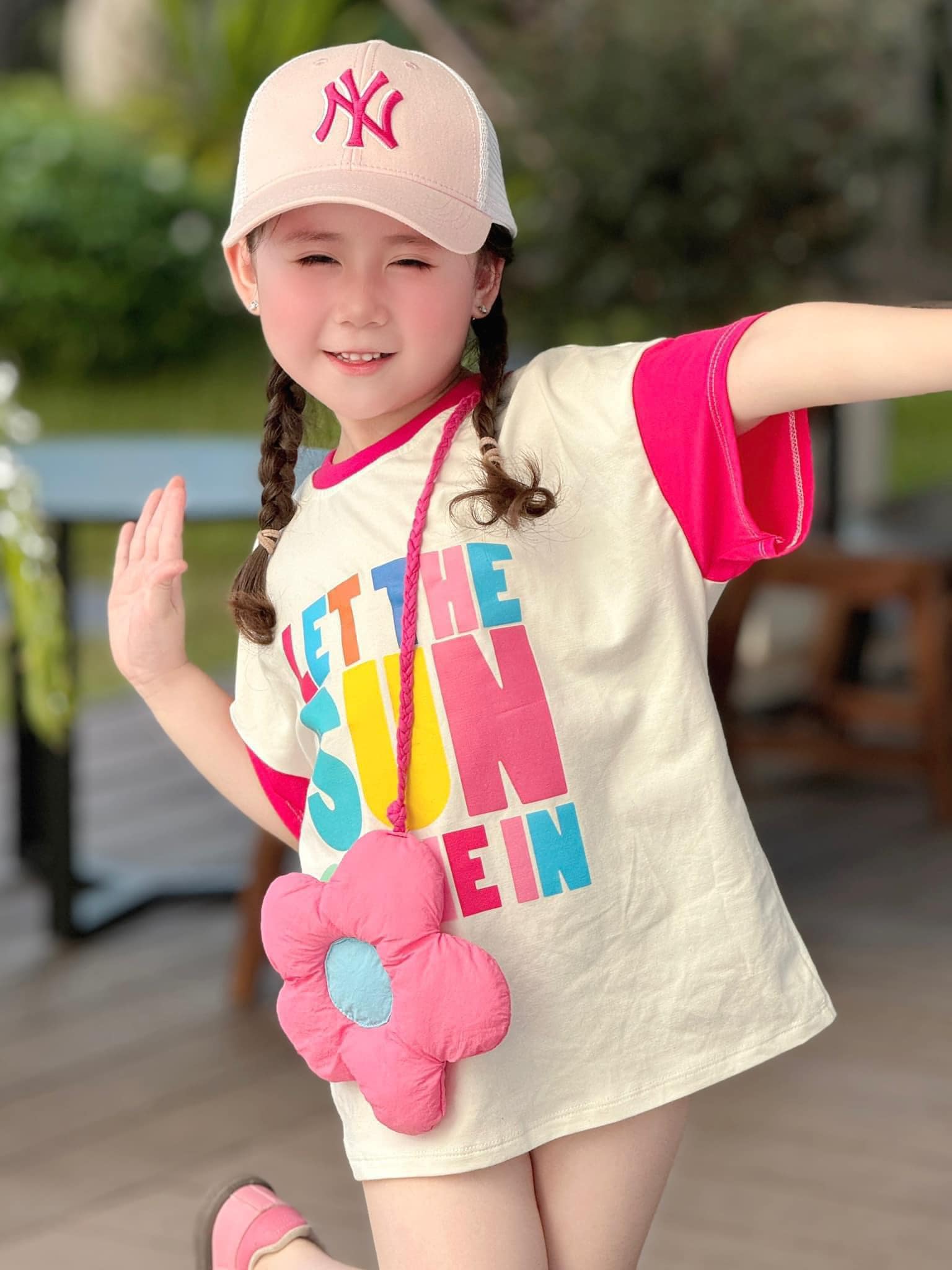 [🆕🇻🇳]   Cầu Vồng – Thế Giới Của Mẹ – Chuyên quần áo baby Quảng Châu, VNXK, hàng Thương hiệu 🧑‍🧒❤️️👶⭐️  #TẶNG #TÚI #HOA Full đơn.  #115k Áo + túi hoa có chất lượng quá khum. Cầm cái túi thí cưng lắm.￼
, shares-1✔️ , likes-12❤️️ , date-2024-09-10 15:17:34🇻🇳🇻🇳🇻🇳📰🆕