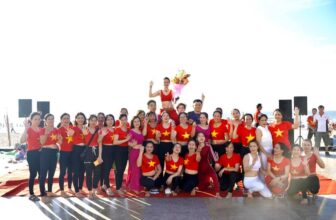 [🆕🇻🇳] Victoria Yoga -Trung tâm dạy Yoga thi đấu chuyên nghiệp 🤸🏻‍♀️ Tổng đạo diên Chương Trình Master : Thăm Phạm.
Thay Mặt Cho TRUNG TÂM NK THUỲ ANH YOGA&DANCING.
Em Thuỳ xin đc GỬI LỜI CẢM CHÂN THÀNH VÀ  SÂU SẮC NH , shares-0✔️ , likes-5❤️️ , date-2020-05-30 20:15:04🇻🇳🇻🇳🇻🇳📰🆕