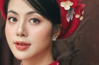 [🆕🇻🇳] La Rosa Bridal – Makeup – wedding dress and more ..! 🤵🏻 Top1Wedding 👰🏻  Áo đỏ chứng tỏ người yêu anh <3
#váycưới #bst #váycướithiếtkế #cướiđẹp
#LaRosaBridal #áodàiănhỏi #aodaicuoi #weddingdress #bride #muacuoi
—————————— , shares-0✔️ , likes-19❤️️ , date-2024-08-07 17:37:07🇻🇳🇻🇳🇻🇳📰🆕