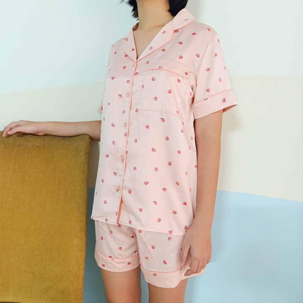 [🛒🇻🇳][38kg-68kg] Đồ bộ pyjama lụa satin size mẹ và bé gái lớn hàng xuất Nhật rất mát màu hồng cam quả đào – Thời trang trẻ em Bé Sành Điệu , SKU – BN253-08 – besanhdieu.com 🇻🇳🛒Top1Shop🛒 🇻🇳Top1Vietnam🇻🇳 🛍🛒🇻🇳