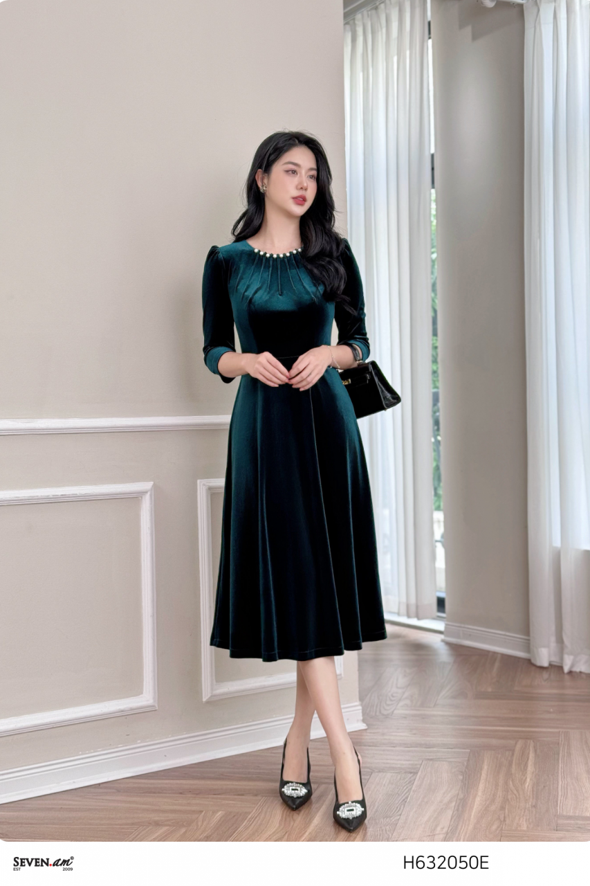 [🛒🇻🇳]Đầm xoè tay dài nhung xanh cổ tròn đính hạt thời trang nữ Seven.AM H632050E – Seven.AM , SKU – – sevenam.vn 🇻🇳🛒Top1Shop🛒 🇻🇳Top1Vietnam🇻🇳 🛍🛒🇻🇳