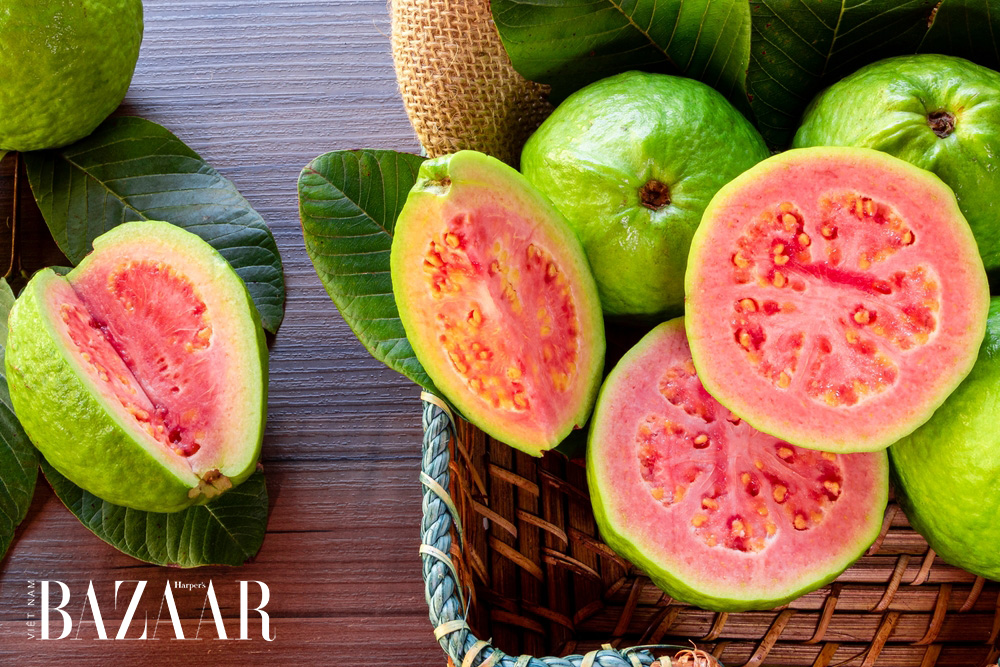 Quả ổi kỵ với gì? Tác hại của quả ổi và 3 nhóm người cần tránh [🆕🇻🇳] bazaarvietnam.vn
