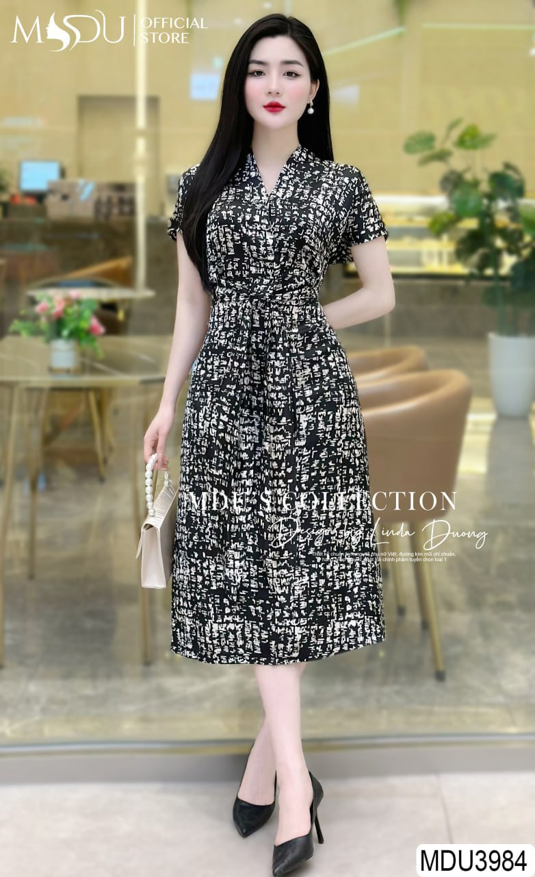 [🛒🇻🇳]Váy Thiết Kế MDU3984 – Dáng Dài Xòe Nhẹ Cổ Chữ V Cùng Nơ Eo Phối Bắt Mắt – , SKU – – mdufashion.com 🇻🇳🛒Top1Shop🛒 🇻🇳Top1Vietnam🇻🇳 🛍🛒🇻🇳