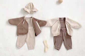 [🆕🇻🇳] HAPPY HIPPO – chuyên đồ trẻ em – Lullaby vnxk 😎❤️️⭐️ 𝗔́𝗼 𝗸𝗵𝗼𝗮́𝗰 𝘁𝗿𝗮̂̀𝗻 𝘁𝗿𝗮́𝗺 𝘀𝘁𝘆l𝗲 𝗛𝗮̀n  Tông màu nâu Tây – be cực vintage   Vải bông cotton dày dặn – ấm áp lắm ạ   Hàng có sẵn, đủ size từ 66-100 ( tương đươn , shares-0✔️ , likes-1❤️️ , date-2022-01-10 18:22:36🇻🇳🇻🇳🇻🇳📰🆕