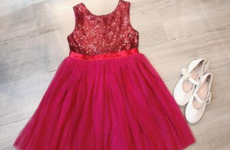 [🆕🇻🇳] Mylano – Thời trang xuất khẩu cho bé 😎❤️️⭐️ HÀNG MỚI VỀVáy công chúa đính cườm lấp lánh nhà NEXT xinh xỉu
Thiết kế đơn giản, tinh tế, màu đỏ hồng nổi bật
Với thời tiết se lạnh mix thêm 1 em áo giữ  , shares-0✔️ , likes-2❤️️ , date-2022-11-28 00:59:04🇻🇳🇻🇳🇻🇳📰🆕