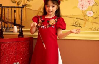 [🆕🇻🇳]  Phương Nguyễn Silk chuyên thiết kế áo dài trẻ em, áo dài mẹ & bé 🧑‍🧒❤️️👶⭐️ Bên em siêu sale áo dài cho bé 890k còn 299k.
S1: 10-11kg
S2: 11-12kg
S4: 12-14kg
S5: 15-16kg
S6: 17-19kg
S10: 28-30kg
Mỗi Size còn 1-2 áo mẹ chốt n , shares-0✔️ , likes-0❤️️ , date-2023-01-09 01:30:36🇻🇳🇻🇳🇻🇳📰🆕