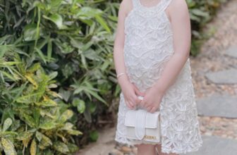 [🆕🇻🇳]  Kids Closet HM 🧑‍🧒❤️️👶⭐️ TRÔNG ĐƠN GIẢN MÀ SANG CỰC KỲ LUÔN Ạ 160k 1 váy
Lên luôn mã váy cổ yếm hoạ tiết hoa nổi siuuu xinh hàng 2 lớp sịn sò.E không nghĩ hơn trăm được cái váy ch , shares-0✔️ , likes-0❤️️ , date-2023-03-09 18:37:57🇻🇳🇻🇳🇻🇳📰🆕