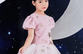 [🆕🇻🇳] Lecia Bridal & Lecia Ready-to-Wear – LECIA Kids 😎❤️️⭐️ 𝑷𝒓𝒆𝒕𝒕𝒚 𝒊𝒏 𝑷𝒊𝒏𝒌 – 𝑻𝒐̉𝒂 𝒔𝒂́𝒏𝒈 𝒏𝒉𝒖̛ 𝒏𝒉𝒖̛̃𝒏𝒈 𝒗𝒊̀ 𝒔𝒂𝒐Một thiết kế nằm trong bộ sưu tập TWINKLED LITTLE STAR với nguồn cảm hứng đến từ những ngôi sao nhỏ lấp l , shares-1✔️ , likes-26❤️️ , date-2023-04-12 20:00:38🇻🇳🇻🇳🇻🇳📰🆕