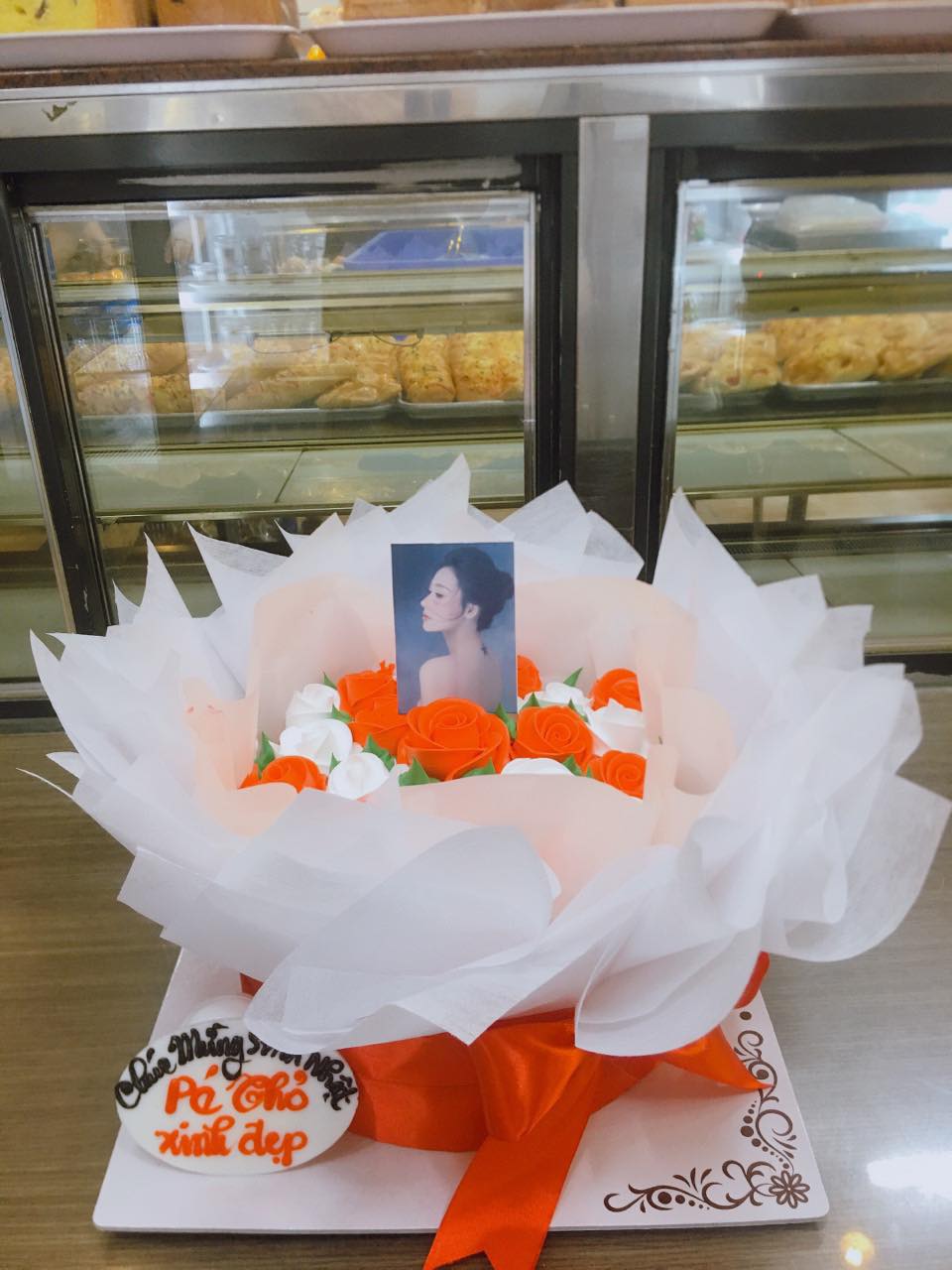 [🆕🇻🇳] Hương Việt Bakery 🍔 Top1Food  🍜 Bánh tặng người yêu  So cuteeee 
 #huongvietbakery #huynhvanbanh
 , shares-0✔️ , likes-1❤️️ , date-2023-12-27 15:33:09🇻🇳🇻🇳🇻🇳📰🆕