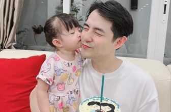[🆕🇻🇳]  Tiệm nhà NaNa – Thời trang cho bé yêu 🧑‍🧒❤️️👶⭐️ Quả váy này chắc phải đc mệnh danh là Váy quốc dân mất
Năm nào cũng cháy hàng lun á. Cotton thuần siêu mát dễ vận động. Mặc đj học đi chơi ở nhà đều cân  , shares-0✔️ , likes-0❤️️ , date-2024-02-19 15:33:03🇻🇳🇻🇳🇻🇳📰🆕