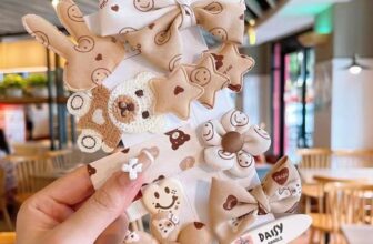 [🆕🇻🇳]  LT’s KID Shop-Chuyên hàng thiết kế cao cấp 🧑‍🧒❤️️👶⭐️ Bé gái có thể tặng kèm cột tóc, kẹp tóc, cài tóc, nơ các kiểu… còn bé trai shop chưa nghĩ ra luôn á
mom bé trai cho shop một vài vd tham khảo í
, shares-0✔️ , likes-3❤️️ , date-2024-03-01 11:55:51🇻🇳🇻🇳🇻🇳📰🆕