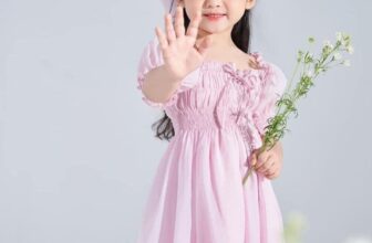 [🆕🇻🇳]  𝐕𝐈𝐕𝐈𝐃𝐑𝐄𝐒𝐒 𝐊𝐢𝐝𝐬- thương hiệu thời trang thiết kế dành cho các cô công chúa nhỏ 🧑‍🧒❤️️👶⭐️ -NOW ON SALE OFF 50%-Hãy cùng con gái yêu khởi động mùa hè tràn đầy niềm vui nhờ nguồn năng lượng tích cực mà chiếc váy xinh Violette Dress mang lại mẹ n , shares-0✔️ , likes-2❤️️ , date-2024-03-15 01:49:08🇻🇳🇻🇳🇻🇳📰🆕