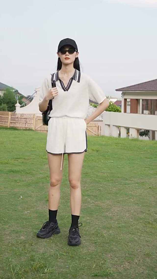 [🆕🇻🇳] Alicia Clothes – Thời trang xuất khẩu 👕 Top1Fashion 👗   Full bộ cổ polo: váy + áo + quần short!
  Đơn giản mà đẹp, sporty mà vẫn lịch sự!  Các ce nào thích style nhẹ nhàng, đơn giản, thoải mái mà không kém phần , shares-0✔️ , likes-0❤️️ , date-2024-04-23 21:37:33🇻🇳🇻🇳🇻🇳📰🆕