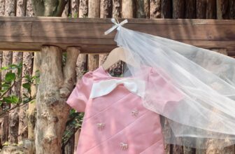 [🆕🇻🇳] ByAnAn – Thiết kế & Thời trang – Quần áo – Thương hiệu 🧑‍🧒❤️️👶⭐️ Lily Dress | Hàng có sẵn   Một em váy xinh xắn dễ mặc và cân được mọi tone da
Đường may tỉ mỉ kĩ càng
Chất liệu: tapta cao cấp
Bảng size: 1-7 (8-24k , shares-0✔️ , likes-1❤️️ , date-2024-05-15 02:36:25🇻🇳🇻🇳🇻🇳📰🆕