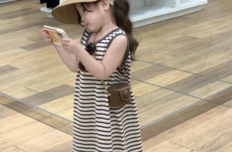 [🆕🇻🇳]  Thóc Kids – Thời trang trẻ em – Chuyên sỉ lẻ quần áo xuất dư, made in VN cho trẻ 🧑‍🧒❤️️👶⭐️ #125k VÁY SUÔNG KẺ XÁM PHỐI VIỀN BASIC CHO BÉ GÁI
Chất ct tàu đẹpp dày dặn bao giặt thoải mái
Form suông dễ mặc
Màu sắc hài hoà cực xuynhh luôn ạ (kèm ả , shares-0✔️ , likes-4❤️️ , date-2024-05-16 20:15:04🇻🇳🇻🇳🇻🇳📰🆕