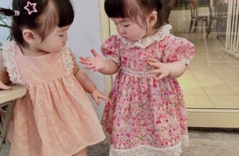 [🆕🇻🇳] La Peti BéBé – Đến La Petite BéBé để cùng con tạo nên điều kì diệu ba mẹ nhé!!! 🧑‍🧒❤️️👶⭐️  Gợi ý outfit siêu xinh cho bé quay lại trường học sau kì nghỉ lễ, cùng 2 em bé lai Hàn của nhà La Peti BéBé nhéÁo váy baby doll kèm quần chip đáng yêu , shares-4✔️ , likes-9❤️️ , date-2024-05-06 18:55:13🇻🇳🇻🇳🇻🇳📰🆕