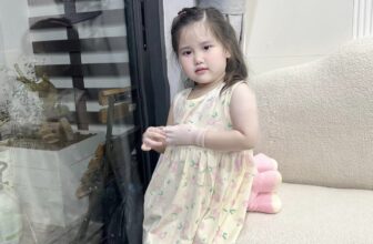 [🆕🇻🇳]  Thóc Kids – Thời trang trẻ em – Chuyên sỉ lẻ quần áo xuất dư, made in VN cho trẻ 🧑‍🧒❤️️👶⭐️ #178k sz 100-150SET 2 VÁY HÌNH MICKY QUẢ ĐÀO HỒNG BE CHO CON GÁI
Xinh dã man lun ấy. Tone màu hè mát mắt lắm ấy.
Set 2 váy cotton xịn đét đây ạ. Mặc mát , shares-1✔️ , likes-2❤️️ , date-2024-05-18 14:19:50🇻🇳🇻🇳🇻🇳📰🆕