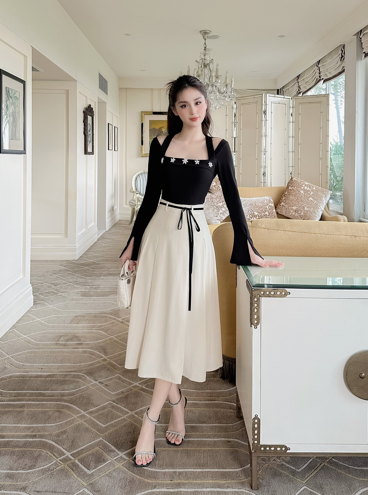 [🆕🇻🇳] CALEB 👕 Top1Fashion 👗   Set đồ siêu trẻ trung cho những ngày làm việc đầu tuần.Áo khoác có đệm mút vai và form eo cực đẹp, khiến nàng chỉ cần diện một set đồ đơn giản như vậy l , shares-0✔️ , likes-8❤️️ , date-2023-12-24 15:37:03🇻🇳🇻🇳🇻🇳📰🆕