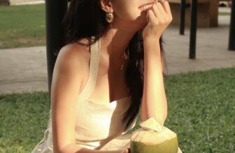 [🆕🇻🇳] OnmeLocal – 𝐒𝐨𝐦𝐞𝐭𝐡𝐢𝐧𝐠 𝐀𝐛𝐨𝐮𝐭 𝐋𝐢𝐧𝐞𝐧 𝐁𝐲 𝐎𝐍𝐌𝐄 – 𝐃𝐞𝐬𝐢𝐠𝐧 𝐈𝐧 𝐁𝐢𝐧𝐡 𝐃𝐮𝐨𝐧𝐠,𝐕𝐢𝐞𝐭𝐧𝐚𝐦 👕 Top1Fashion 👗  Nắng lên rực rỡ, diện một chiếc váy linen dáng dài chiết eo. Melan Dress mang lại năng lượng căng tràn của một ngày mới.
• Chất liệu: Linen tưng
• Màu: , shares-8✔️ , likes-42❤️️ , date-2024-06-27 15:58:58🇻🇳🇻🇳🇻🇳📰🆕