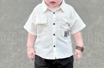 [🆕🇻🇳]  Thóc Fashion – Hàng VNXK thiết kế – REP 1:1 các hãng cho bé trai 🧑‍🧒❤️️👶⭐️  Lên mẫu đúng chuẩn “Tổng tài bé nhỏ”  – Boy nhà mẹ diện mẫu này đi học thì bao bảnh luôn
Chất áo linen, quần giả jean co dãn thoải mái
Hàng sẵn kho: 80 , shares-1✔️ , likes-35❤️️ , date-2024-07-17 15:28:10🇻🇳🇻🇳🇻🇳📰🆕