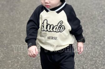 [🆕🇻🇳]  Thóc Fashion – Hàng VNXK thiết kế – REP 1:1 các hãng cho bé trai 🧑‍🧒❤️️👶⭐️  Mưa mưa gió gió … Thóc có sét thu tri ân nè
Không lòng vòng đầu vụ #TẶNG bé mã thu cổ bẻ #119kkk xịn đét như Thóc mặc mẫu
Hàng sẵn kho – Full size: 9-2 , shares-10✔️ , likes-199❤️️ , date-2024-07-18 16:20:29🇻🇳🇻🇳🇻🇳📰🆕