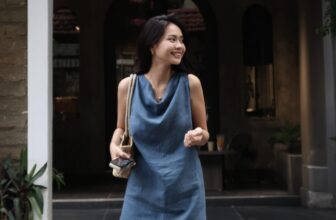 [🆕🇻🇳] OnmeLocal – 𝐒𝐨𝐦𝐞𝐭𝐡𝐢𝐧𝐠 𝐀𝐛𝐨𝐮𝐭 𝐋𝐢𝐧𝐞𝐧 𝐁𝐲 𝐎𝐍𝐌𝐄 – 𝐃𝐞𝐬𝐢𝐠𝐧 𝐈𝐧 𝐁𝐢𝐧𝐡 𝐃𝐮𝐨𝐧𝐠,𝐕𝐢𝐞𝐭𝐧𝐚𝐦 👕 Top1Fashion 👗  Thầm lặng và rạng rỡ, với một phom váy chữ A kinh điển, kết hợp cùng cổ đổ và chi tiết khoét lưng sau. Stone Dress như một viên đá chuyển màu, ở bất kỳ góc , shares-19✔️ , likes-87❤️️ , date-2024-07-12 14:36:45🇻🇳🇻🇳🇻🇳📰🆕