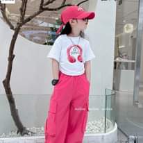 [🆕🇻🇳] Trang Adora – Tổng kho sỉ/buôn thời trang trẻ em XK 🧑‍🧒❤️️👶⭐️ Set đồ siêu phong cách, siêu chất cho bé gái nhà mình  Shopee:  Áo cotton 4 chiều loại xịn nhất – Quần kaki cotton, mẹ nào sờ tay cũng ưng, chưa mẹ nào chê , shares-0✔️ , likes-0❤️️ , date-🇻🇳🇻🇳🇻🇳📰🆕