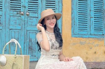 [🆕🇻🇳] Amy Store – nhãn hiệu thời trang thiết kế cao cấp, trẻ trung, hiện đại, nữ tính và thanh lịch 👕 Top1Fashion 👗  Ngày mới căng tràn năng lượng, nàng thơ AMY chọn dress up điệu đà hơn. Chẳng cần phụ kiện cầu kì, chỉ một chiếc đầm trong gam màu trắng kem nhẹ n , shares-1✔️ , likes-506❤️️ , date-2024-08-24 14:00:44🇻🇳🇻🇳🇻🇳📰🆕