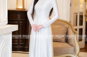 [🆕🇻🇳] Dulcie Bridal – Cửa hàng váy cưới 🤵🏻 Top1Wedding 👰🏻  𝐁𝐚̣𝐜𝐡 𝐋𝐢𝐞̂𝐧 – 𝐝𝐮𝐲𝐞̂𝐧 𝐝𝐚́𝐧𝐠 𝐧𝐚̀𝐧𝐠 𝐝𝐚̂𝐮 𝐭𝐫𝐨𝐧𝐠 𝐭𝐚̀ 𝐚́𝐨 𝐝𝐚̀𝐢 𝐭𝐫𝐚̆́𝐧𝐠 𝐭𝐫𝐮𝐲𝐞̂̀𝐧 𝐭𝐡𝐨̂́𝐧𝐠Một thiết kế được lấy cảm hứng “nguyên bản” từ tà áo dài trắng tinh khô , shares-1✔️ , likes-5❤️️ , date-2024-08-19 21:16:29🇻🇳🇻🇳🇻🇳📰🆕