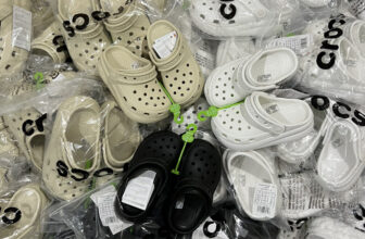 [🆕🇻🇳] À ơi baby – Đồ em bé, Đồ trẻ em 🧑‍🧒❤️️👶⭐️ Sục crocs dòng đế cao cho bé đã về hàng ạ
Lên chân cực xinh yêu luôn
Bảng size!
C11 – Chiều dài bàn chân ~16.5cm
C12- Chiều dài bàn chân ~17cm
C13- Ch , shares-1✔️ , likes-7❤️️ , date-2024-08-15 14:08:38🇻🇳🇻🇳🇻🇳📰🆕
