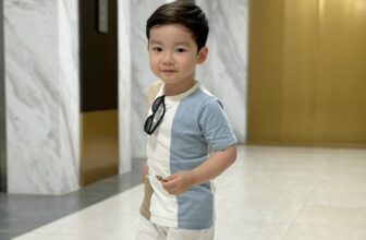 [🆕🇻🇳] THE OFFICIAL MACRO & MICRO BABIES CLOTHES 😎❤️️⭐️ Good Morningggg!   Ngày mới với chiếc áo Phông mới của nhà Cá Ngựa bé ơiii!  Colour Block T-shirt
Size 6-12m tới 5y
Price: 250.000₫ only
Chất liệu: 1 , shares-5✔️ , likes-114❤️️ , date-2024-08-18 14:15:28🇻🇳🇻🇳🇻🇳📰🆕