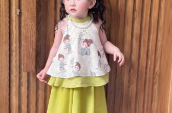 [🆕🇻🇳] Su An Kids – Phân phối Sỉ & Lẻ Quần áo trẻ em hàng Quảng Châu CC, VNTK 🧑‍🧒❤️️👶⭐️  SET BỘ CỔ YẾM QUẦN DÀI TẶNG BỜM – KHĂN  – Thiết kế: Set bộ trung thu áo cổ yếm chất cotton hoạ tiết  xinh xắn  kết hợp chân váy lụa ống sớ dễ thương cho b , shares-0✔️ , likes-2❤️️ , date-2024-08-18 16:00:34🇻🇳🇻🇳🇻🇳📰🆕