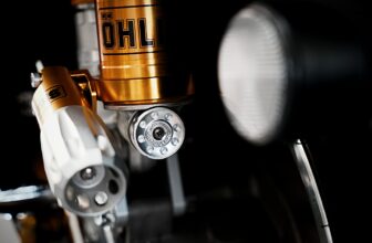 [🆕🇻🇳] HT Scooter – �Vespa Modified � Repair & Services � Performance � 🚗 Top1Go 🏍️  Sáng sớm vừa mở cửa em trai ghé ủng hộ sản phẩm 𝐇𝐓 𝐅𝐀𝐂𝐓𝐎𝐑𝐘
Càng phanh sau nhôm cnc
Núm chỉnh phuộc ohlins cnc
Tks em trai đã tin dùng hàng  chất lượng ca , shares-0✔️ , likes-16❤️️ , date-2024-08-25 15:12:20🇻🇳🇻🇳🇻🇳📰🆕