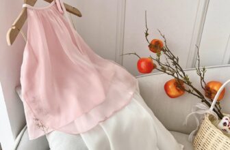 [🆕🇻🇳] P’ti Chou – Thời trang thiết kế dành cho trẻ em 😎❤️️⭐️ Yếm lụa Nguyệt An, mềm dịu như làn nước
Full set đã có sẵn tại P’ti chou ✿ Size 8kg ~ 30kg
✿ 450. 000 ~ 490. 000 Chất liệu: lụa ngọc trai và tơ organza  , shares-0✔️ , likes-18❤️️ , date-2024-08-23 18:15:10🇻🇳🇻🇳🇻🇳📰🆕