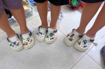 [🆕🇻🇳]  Aiko Kids – Thời Trang Cho Bé – Cửa hàng chuyên dép sục, giày lười và phụ kiện, charm gắn dép 🧑‍🧒❤️️👶⭐️ Thế là hết 3 tháng hè rồi nè. Các bạn đã trở lại trường rồi . Chúc các bạn 1 năm học mới nhiều kết quả tốt . Chúc phụ huynh nhiều sức khỏe và năng lượng .
, shares-0✔️ , likes-3❤️️ , date-2024-08-25 14:18:24🇻🇳🇻🇳🇻🇳📰🆕