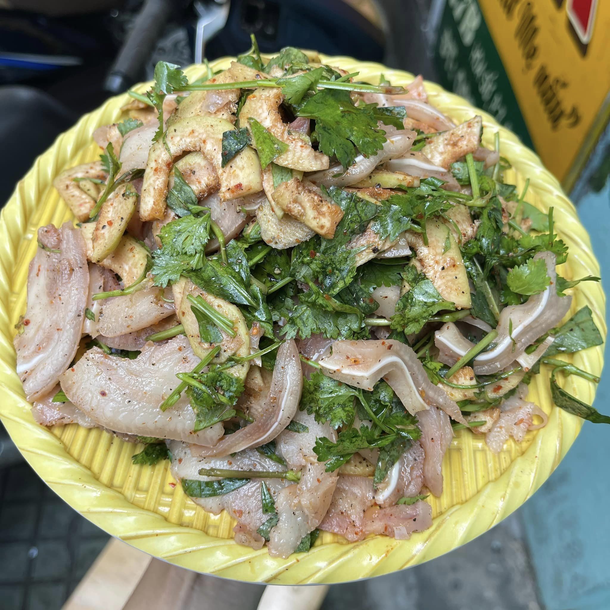 [🆕🇻🇳] CÀ MÈN – Đặc sản quê hương Quảng Trị 🍔 Top1Food 🍜 1 món làm mồi nhậu là y bài
 1 món ăn vừa ngon, vừa tốt cho sức khoẻ
 Chần chừ chi nữa mà không ghé Mèn liền nì anh chị ơi!
 Chiều ni Mèn có:
 – Tai mui bó , shares-0✔️ , likes-12❤️️ , date-2024-08-28 20:50:58🇻🇳🇻🇳🇻🇳📰🆕