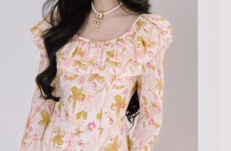 [🆕🇻🇳] H’allure – “If you’re an open book, there’s no allure.” – Alexander McQueen 👕 Top1Fashion 👗  𝐒𝐈𝐋𝐊 𝐒𝐄𝐑𝐄𝐍𝐈𝐓𝐘 𝐔𝐍𝐕𝐄𝐈𝐋𝐄𝐃 Experience ultimate comfort in silk. Luxurious fabric meets abstract patterns, offering elegance and a touch of uniqueness to your s , shares-1✔️ , likes-68❤️️ , date-2024-09-03 17:09:55🇻🇳🇻🇳🇻🇳📰🆕