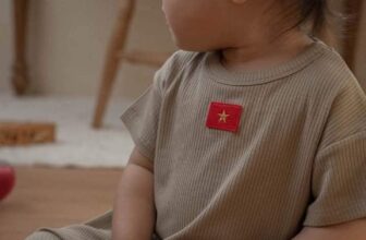 [🆕🇻🇳] NanaKids – Thời trang trẻ em Hàn Quốc 🧑‍🧒❤️️👶⭐️  Quốc Kỳ #Peekaboo
Update màu, size còn ạ
Chúng mình nhận ship nội thành hết chiều naySuit: 6m: Màu be; 18m(10-12kg) Màu Kaki
Bộ áo + quần: S (9-12 , shares-0✔️ , likes-1❤️️ , date-2024-08-30 14:30:20🇻🇳🇻🇳🇻🇳📰🆕