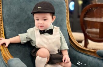 [🆕🇻🇳] Baby Closet luôn muốn được đồng hành cùng các mom chăm sóc, bảo vệ và yêu thương các con 🧑‍🧒❤️️👶⭐️ Hãng sold rồi thì mặc đỡ rm cũng xinh mấy ní ui
Set rm moimoln 3ct “áo sơmi, quần bí, yếm rờ + nơ” chất vải siêu đẹp luôn ạ mặc thu hay hè đều dc , k gài , shares-0✔️ , likes-6❤️️ , date-2024-08-29 01:38:31🇻🇳🇻🇳🇻🇳📰🆕
