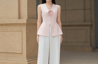 [🆕🇻🇳] LAGOM – A local brand in Viet Nam! We create styles for beautiful queens 👕 Top1Fashion 👗  𝐍𝐀𝐃𝐈𝐀 𝐓𝐎𝐏 𝐱 𝐀𝐒𝐌𝐄 𝐏𝐀𝐍𝐓𝐒 | 𝐂𝐥𝐚𝐬𝐬𝐢𝐜 𝐂𝐡𝐚𝐫𝐦Gây ấn tượng với thiết kế áo cắt xẻ sâu cùng điểm nhấn là chi tiết hoa cách điệu trước ngực, 𝑵𝒂𝒅𝒊𝒂 𝑻𝒐𝒑 𝒙 𝑨𝒔𝒎𝒆 𝑷𝒂𝒊𝒏 , shares-4✔️ , likes-8❤️️ , date-2024-08-29 23:13:42🇻🇳🇻🇳🇻🇳📰🆕