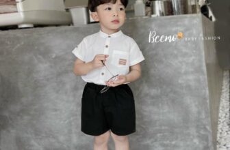 [🆕🇻🇳] Nhà Em Bé – Của hàng quần áo trẻ em 🧑‍🧒❤️️👶⭐️ 𝐒𝐄𝐓 𝐒𝐎̛ 𝐌𝐈 𝐂𝐎̂̉ 𝐓𝐀̀𝐔 𝐏𝐇𝐎̂́𝐈 𝐓𝐔́𝐈
Chất liệu thô hàn cao cấp, mướt mịn, thoáng khí
Thiết kế áo sơ mi cổ tàu phối khuy và túi cực kì xinh cùng quần short kak , shares-0✔️ , likes-4❤️️ , date-2024-08-31 14:00:50🇻🇳🇻🇳🇻🇳📰🆕