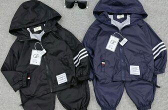 [🆕🇻🇳] Cẩm Vân Nguyễn – Thời trang cho bé yêu 🧑‍🧒❤️️👶⭐️ Gió lạnh về rồi chốt ngay thôi các bác ơi, vào mùa không có hàng đẹp như này đâu ạ.
Bộ khoác gió lót lưới 2 lớp mềm nhẹ ấm, bé mặc đi học – đi chơi rất ti , shares-16✔️ , likes-12K❤️️ , date-2024-08-30 01:17:19🇻🇳🇻🇳🇻🇳📰🆕