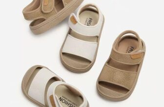 [🆕🇻🇳]  𝐀𝐥𝐯𝐢𝐧 & 𝐁𝐫𝐨𝐭𝐡𝐞𝐫 – 𝘒𝘪𝘥𝘴 𝘈𝘶𝘵𝘩𝘦𝘯𝘵𝘪𝘤 – Quần áo trẻ em nhập khẩu từ Mỹ 😎❤️️⭐️ Mẫu sandanl siêu hot hit cho các bé đây ạ
Đế và quai dán được đệm mút cẩn thận nên đi rất êm chân và nhẹ
Màu pastel cực trendy, items ba mẹ nên sắm cho b , shares-0✔️ , likes-1❤️️ , date-2024-09-04 13:30:12🇻🇳🇻🇳🇻🇳📰🆕