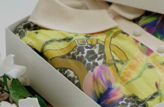 [🆕🇻🇳] H’allure – “If you’re an open book, there’s no allure.” – Alexander McQueen 👕 Top1Fashion 👗  𝐍𝐄𝐖 𝐀𝐑𝐑𝐈𝐕𝐀𝐋 | 𝐒𝐎𝐕𝐈𝐀 𝐃𝐑𝐄𝐒𝐒Embrace the Sovia Dress, where vibrant hues and intricate patterns create a subtle yet striking elegance. With its timeless desi , shares-1✔️ , likes-79❤️️ , date-2024-09-03 02:00:27🇻🇳🇻🇳🇻🇳📰🆕