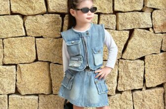 [🆕🇻🇳] Top1Order_Sỉ_Vkids 🛒 ❤️️⭐️ Buôn_sỉ_HN Chào buôn sét 4 chi tiết cho bé gái ạ
Thiết kế chân váy túi hộp kèm đai phối áo gile túi hộp , thêm 1c áo cotton dài , shares-0✔️ , likes-0❤️️ , date-2024-09-05 15:22:11🇻🇳🇻🇳🇻🇳📰🆕