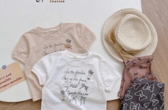 [🆕🇻🇳] Nhà Em Bé – Của hàng quần áo trẻ em 🧑‍🧒❤️️👶⭐️ 𝐒𝐞𝐭 𝐜𝐨̣̂𝐜 𝐭𝐚𝐲 𝐡𝐨𝐭𝐭𝐫𝐞𝐧𝐝 𝐜𝐡𝐨 𝐛𝐞́Bộ thun áo cộc quần dài hoạ tiết mùa Thu nhẹ nhàng vintage cho bé đi học, mặc nhà nằm điều hoà ấm áp, vải thun gân mềm mát , shares-0✔️ , likes-1❤️️ , date-2024-09-04 17:32:39🇻🇳🇻🇳🇻🇳📰🆕