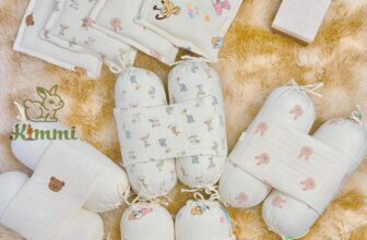 [🆕🇻🇳]  Đồ Sơ Sinh Ếch Cốm – Hệ Thống Mẹ Bé 😎❤️️⭐️ Set Gối + Chặn Kimmi có đốn tim các mẹ từ cái nhìn đầu tiên không ạ
Không lo bé giật mình khi ngủ vì nay mẹ đã có chặn bông Kimmi rồi
Chặn bông made in Vi , shares-0✔️ , likes-18❤️️ , date-2024-09-04 16:51:00🇻🇳🇻🇳🇻🇳📰🆕