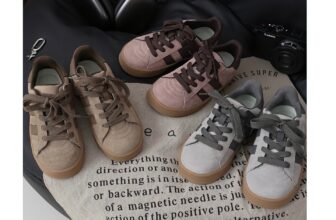 [🆕🇻🇳]  Penguin Bebe – Chuyên order cho bé 🧑‍🧒❤️️👶⭐️ Mẫu giày thể thao kẻ sọc chưa bao giờ hết hot vì dáng giày đơn giản, basic, dễ đi dễ phối vô cùng. Hãng cho ra mắt 3 màu mới cực lạ mắt đây ạ.
3 màu như ản , shares-0✔️ , likes-0❤️️ , date-2024-09-06 16:08:00🇻🇳🇻🇳🇻🇳📰🆕